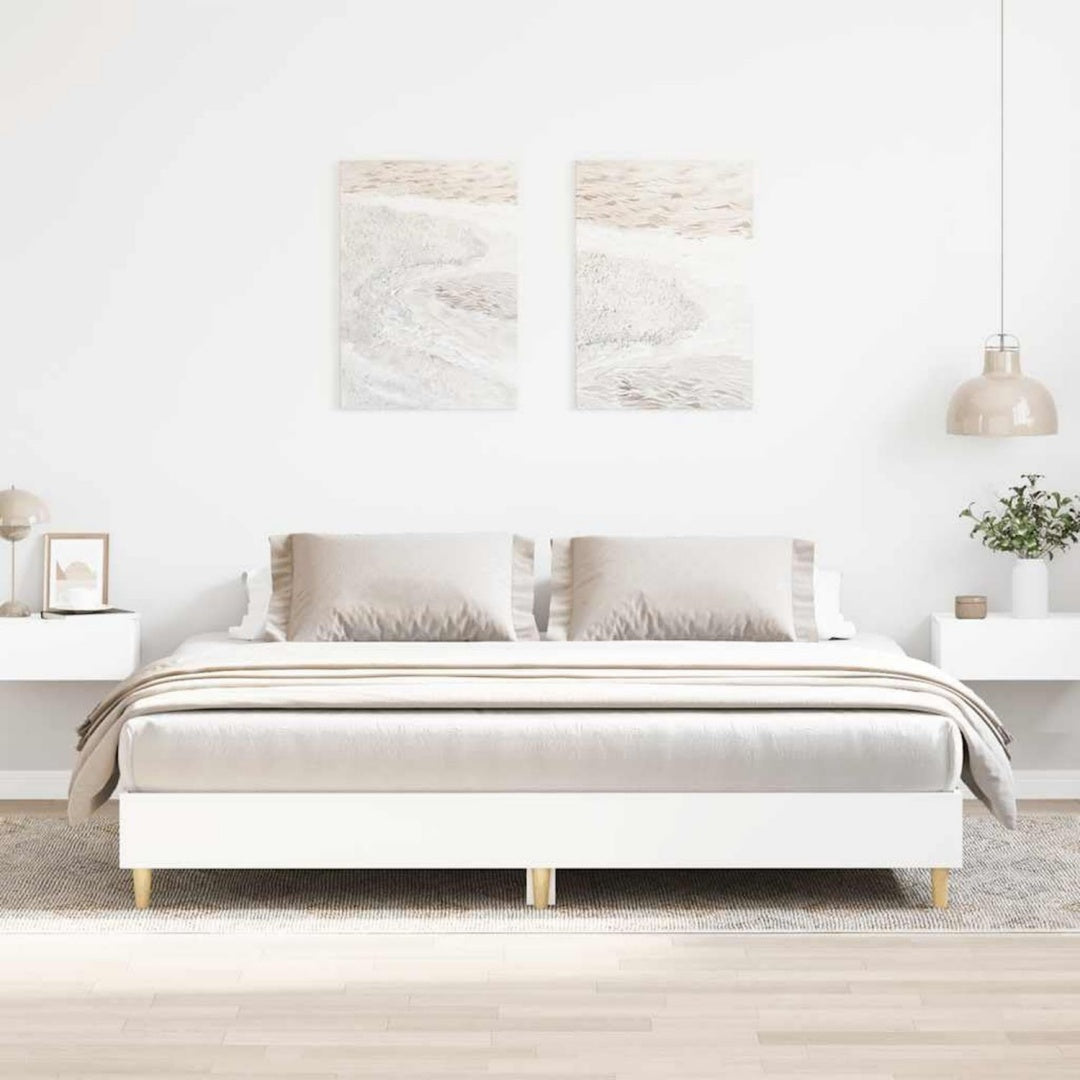 Bettgestell mit den Massen 160 x 200 cm aus Holzwerkstoff