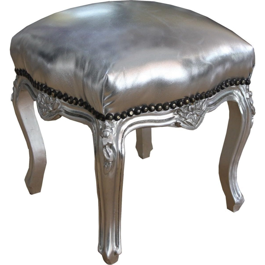 Der Hocker misst 40 cm
