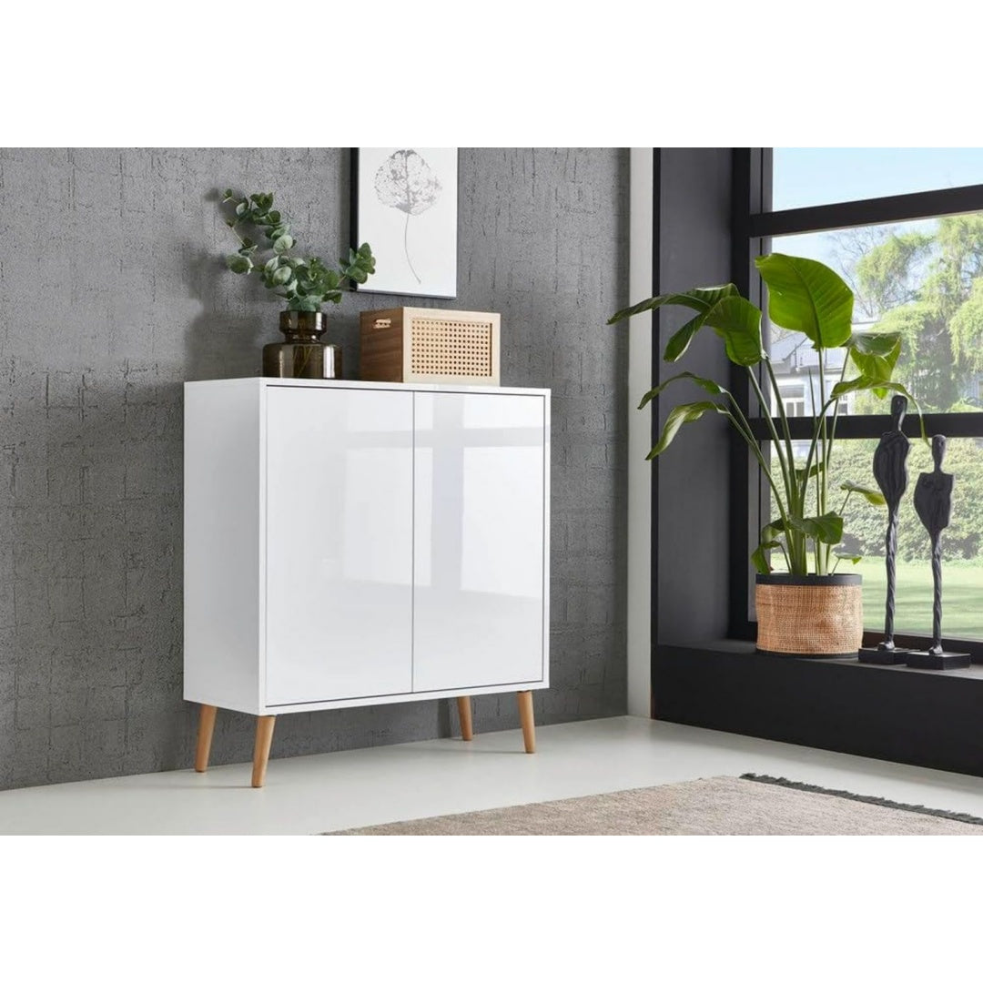 Schuhschrank mit geschlossenem Stauraum und grifflosen Fronten