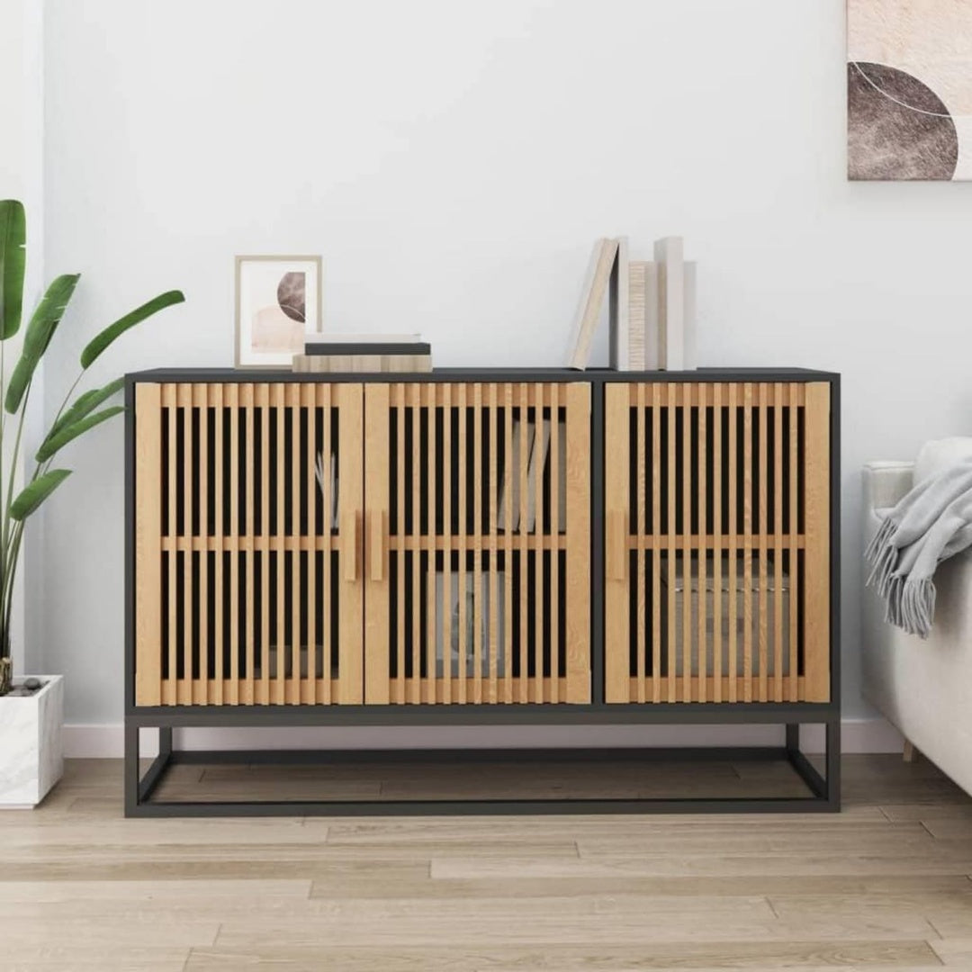 Das Sideboard verbindet seine Form mit Holzwerkstoff und Metall