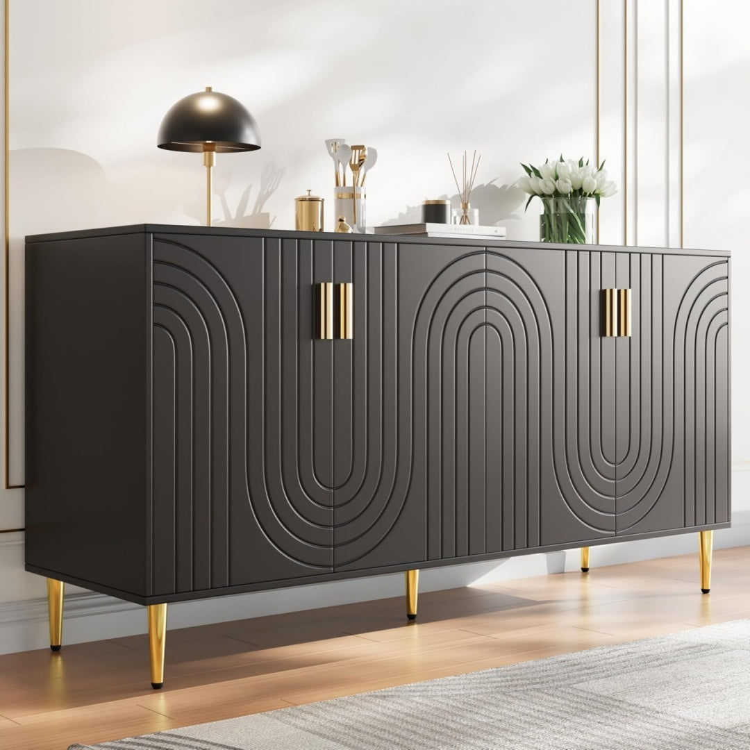 4 Tueren und Schubladen an dem Sideboard
